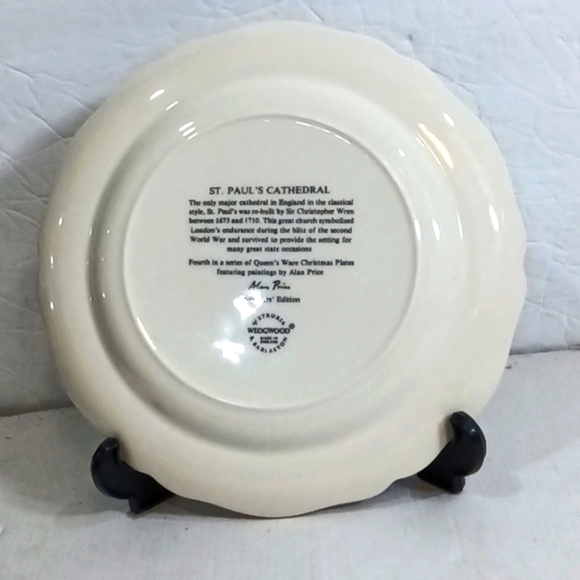 Vintage Wedgwood Queen's Ware Christmas Plates Paintings by Alan Price Set of 4 - Picture 13 of 14